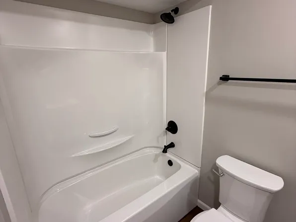 933 W Main St #933, Mascoutah, IL 62258