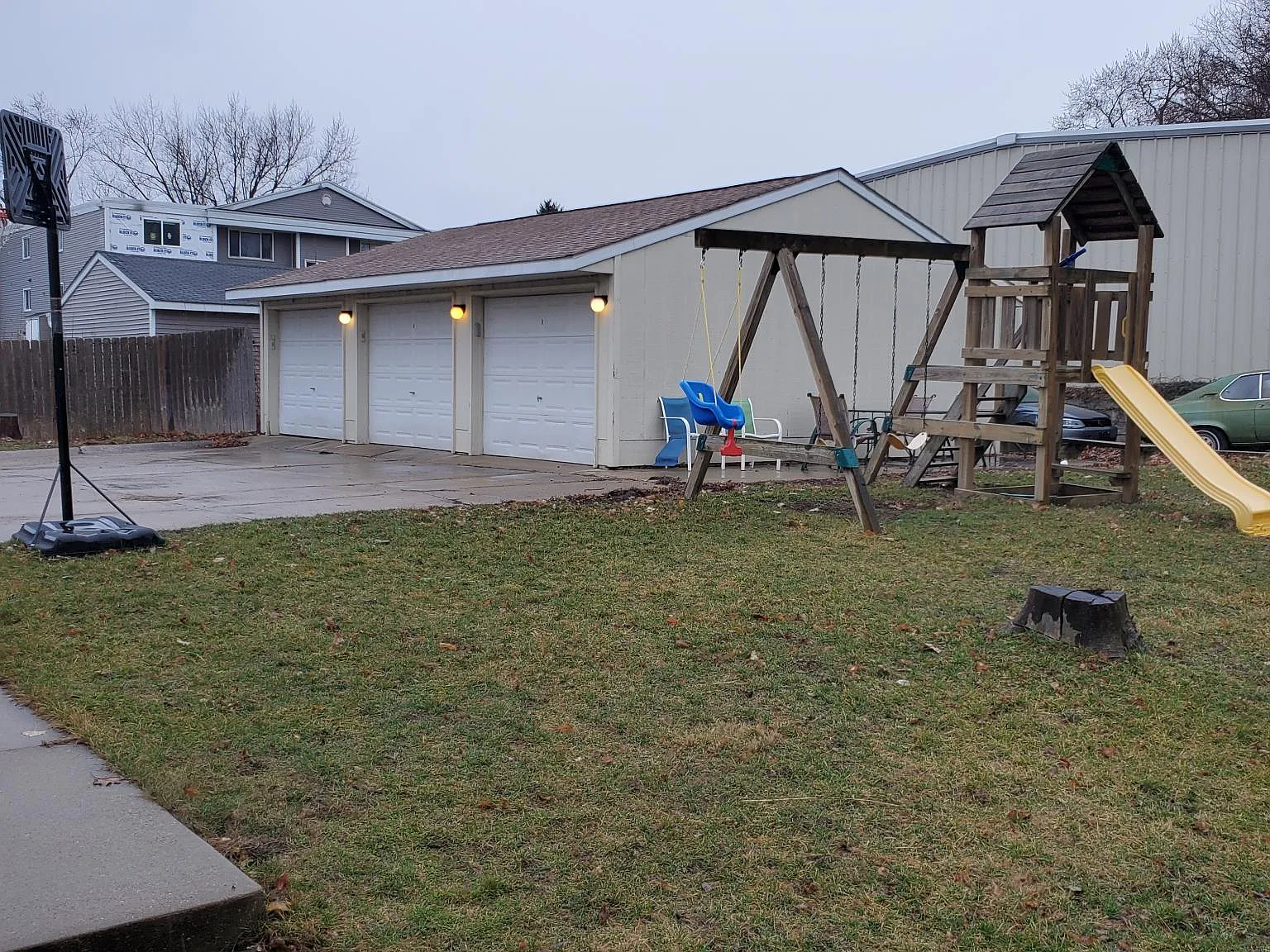 3 bed, 1.5 bath, 1408 sqft, $1,250 — Photo 2