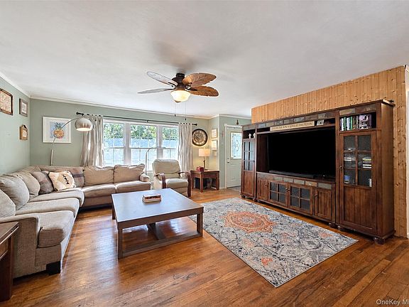 3rd image of 279 Hawkins Road