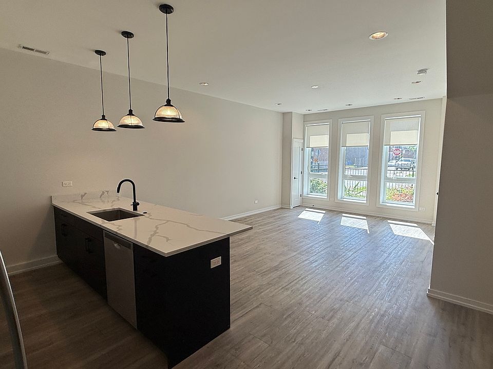 1st image of 321 S Washtenaw Ave #1