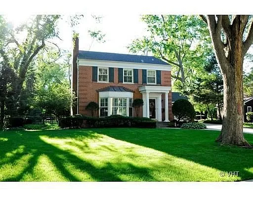 1221 Middlebury Ln photo 1