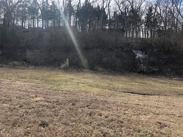 3252 Echo Lake Dr, Byrnes Mill, MO 63025