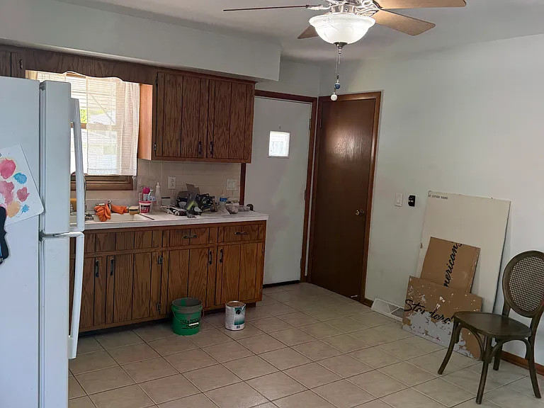 220 Morris St — Photo 9