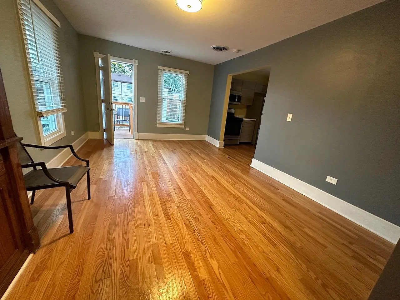 2 bed, 1000 sqft, $1,800 — Photo 3