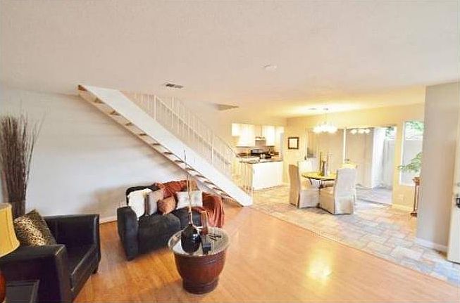 2nd image of 1928 Park Dale Ln