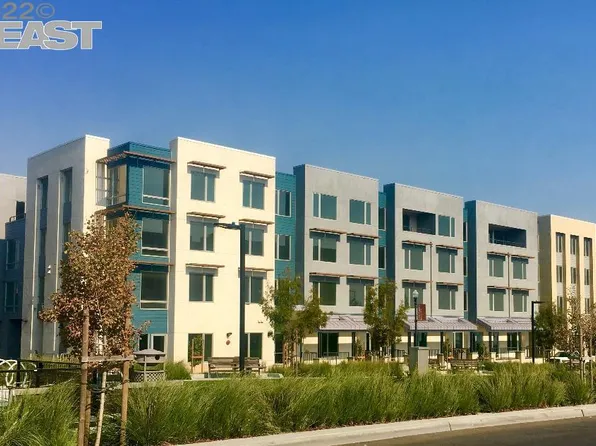 52 Innes Ct #302, San Francisco, CA 94124