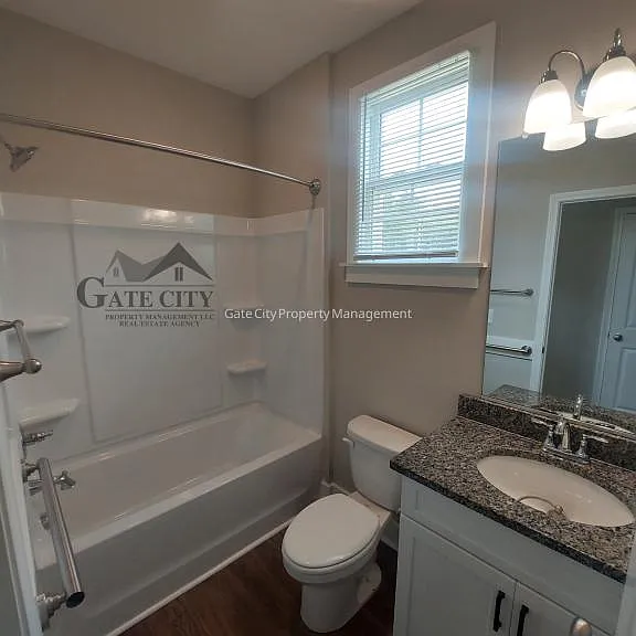 138 Dover Rd — Photo 6