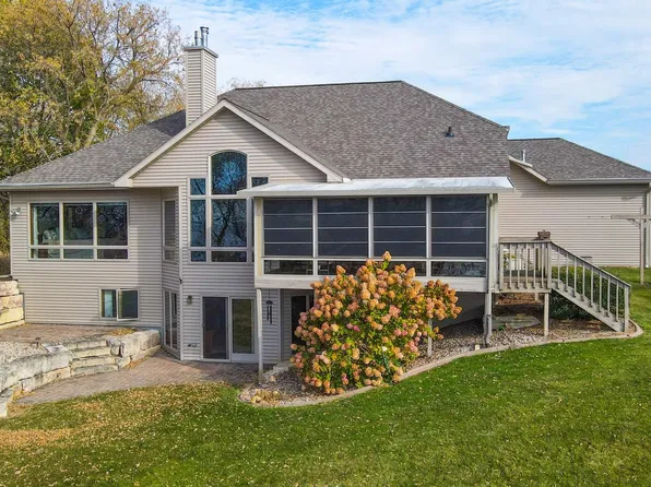 535 Lake Breeze Dr, Chilton, WI 53014