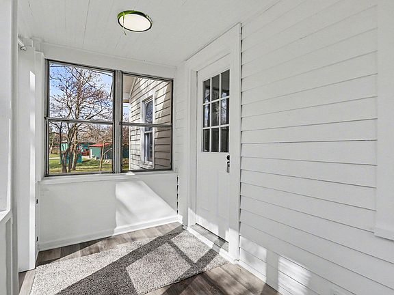 4th image of 516 Forest St