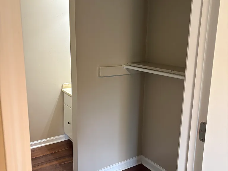 108 Woodglen Ct — Photo 15