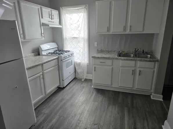 641 E 14th St #1/2, Davenport, IA 52803