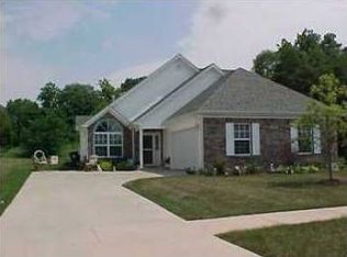 911 Lyle Ln, La Grange, KY 40031
