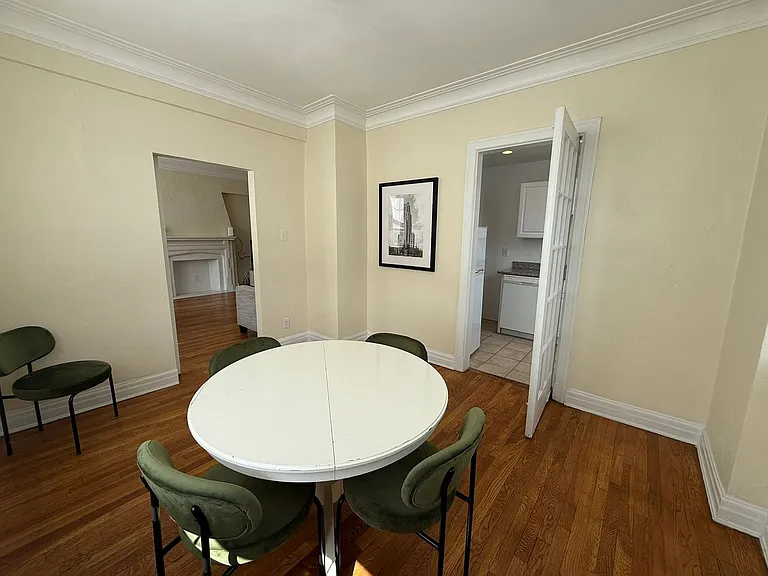New King Edward Apartments — Photo 401