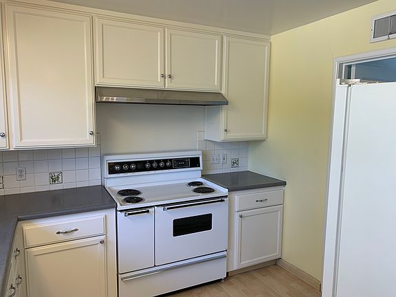 3rd image of 1192 Maryann Dr