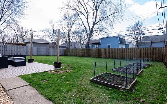 3rd image of 107 E Briarwood Dr
