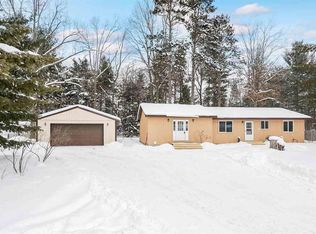 9698 Toni Trl, Interlochen, MI 49643