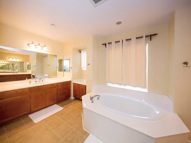 4076 Saint Remy Ct — Photo 4