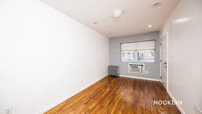 Rented by Nooklyn NYC LLC | media 19