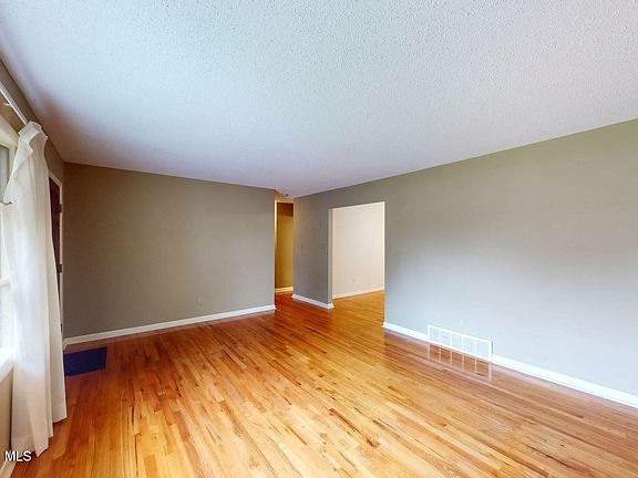 4th image of 15 Woodside Court