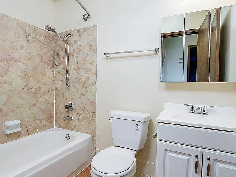 Stonebridge Apartments — Photo 43