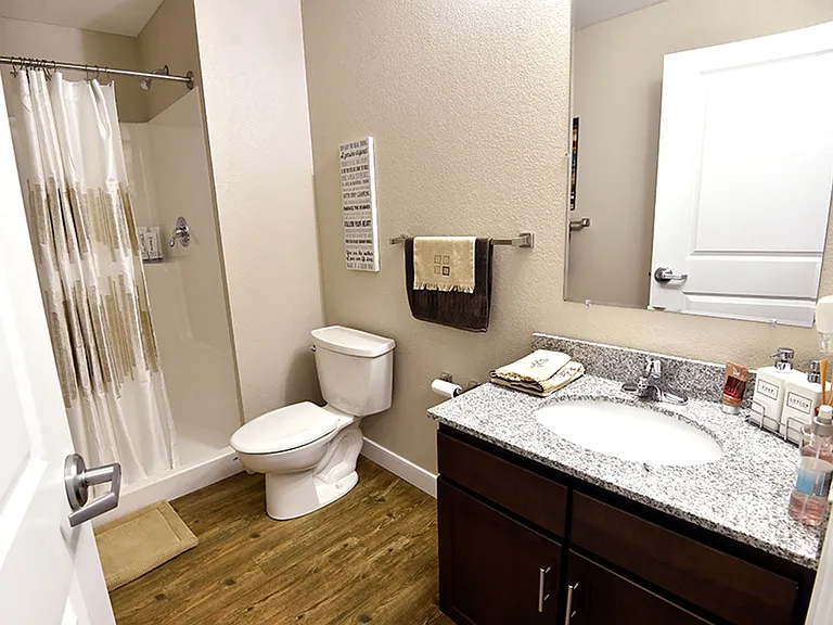 442 Oakland St #213 — Photo 2