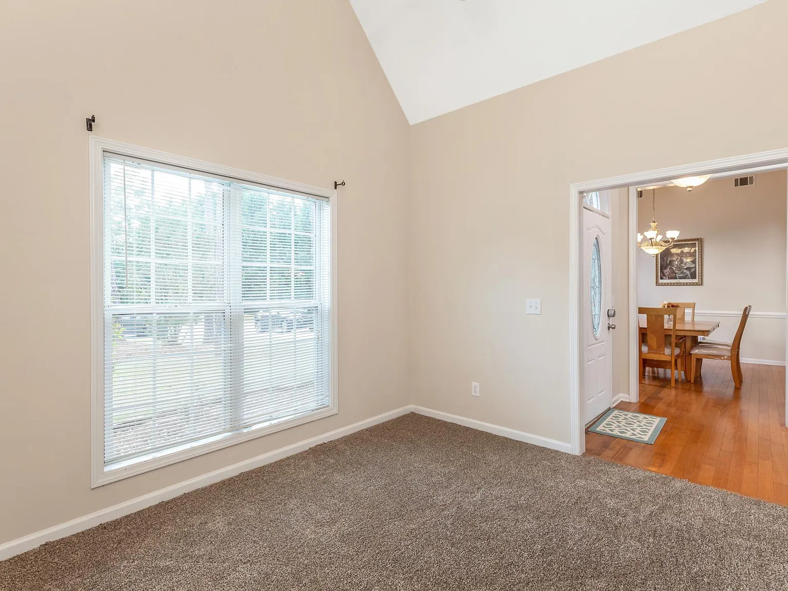 Shannon Oak Dr, Riverdale — Photo 3