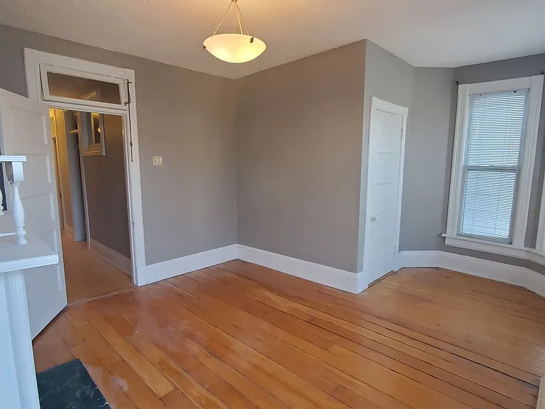 2054 N Cambridge Ave — Photo 25