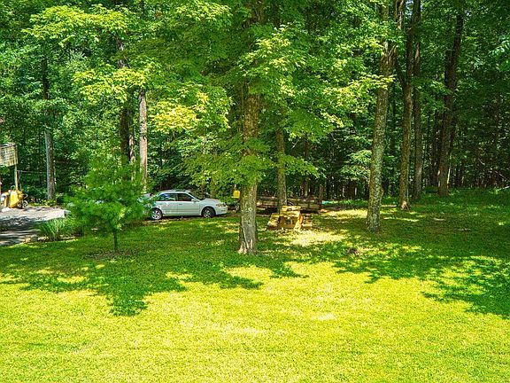 5th image of 8157 Center Lake Rd