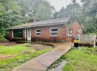 1244 Smyth Rd, Hooksett, NH 03106