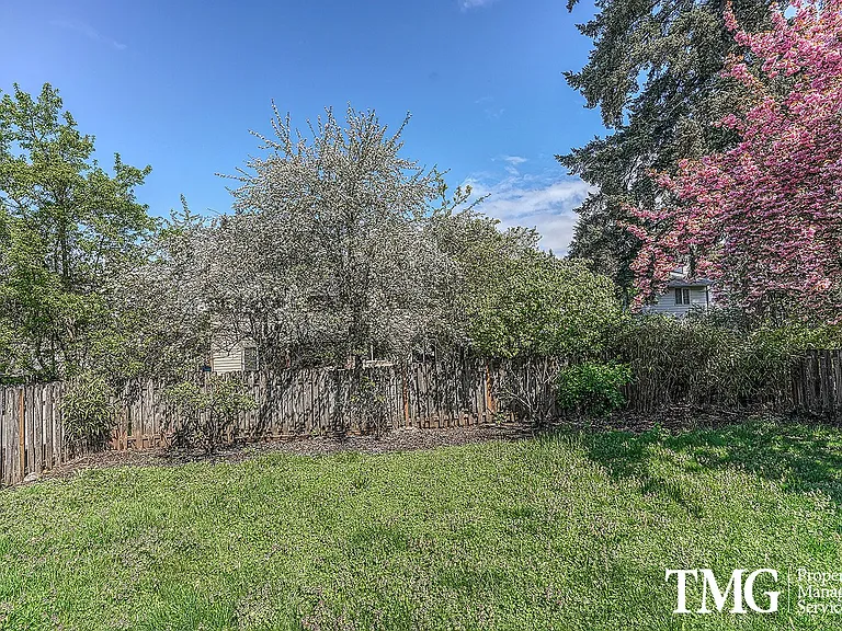 15608 NE 12th St — Photo 26