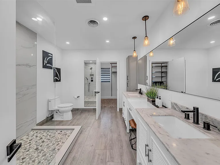 3108 NE 42nd Ct — Photo 8