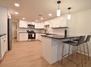 381 Place Ln #381, Woburn, MA 01801