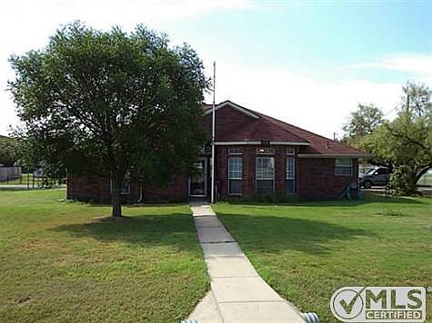 1st image of 601 Parker Ln