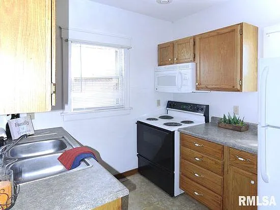 803 E 39th St — Photo 10