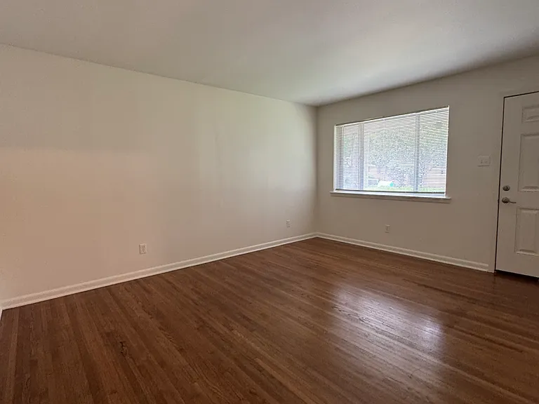 316 Brookpark Dr — Photo 2
