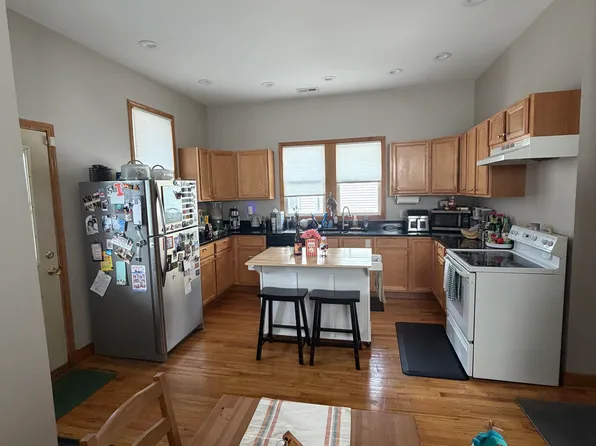 2131 W Wellington Ave #2F, Chicago, IL 60618