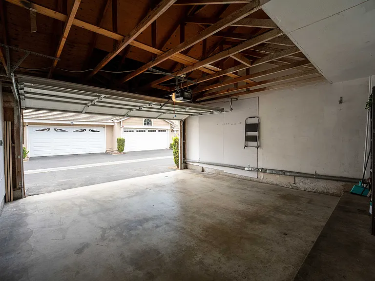 3625 Meadowlark St — Photo 42