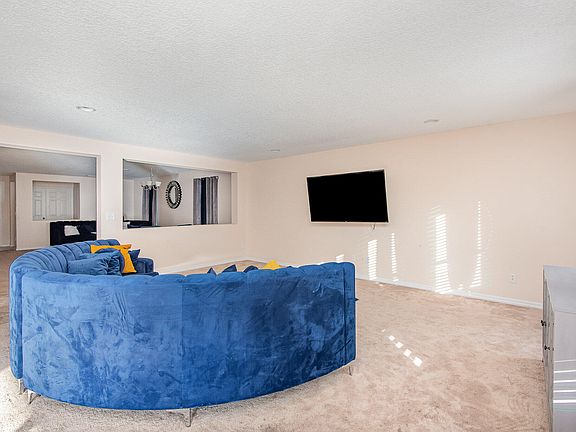 4th image of 658 Carya Ct
