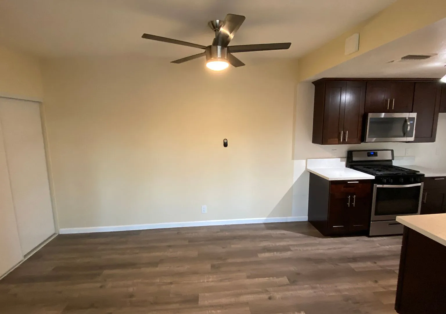Apt Elgin — Photo 2