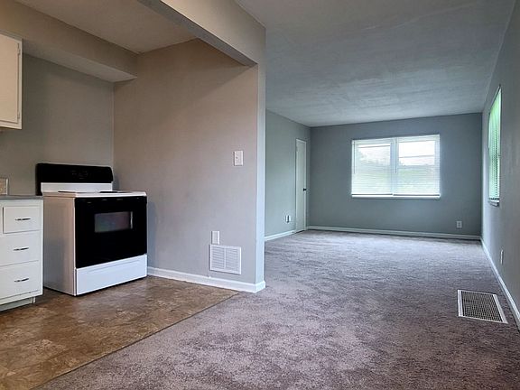 4th image of 516 East Dr APT 3