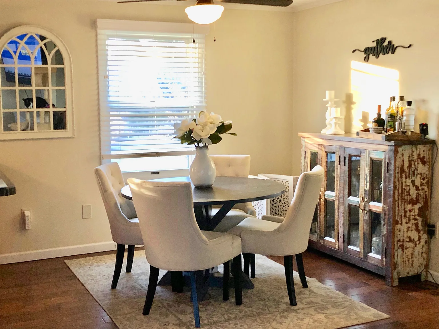 3 bed, 2054 sqft, $2,300 — Photo 3