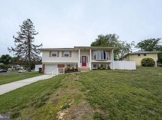 29 Holyoke Dr, Delran, NJ 08075