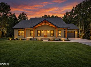 528 Mae Dr, Jamestown, TN 38556