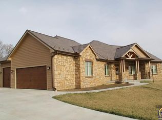 6322 SW 44th Ct, Topeka, KS 66610