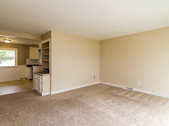5th image of 13613 Royal Blvd