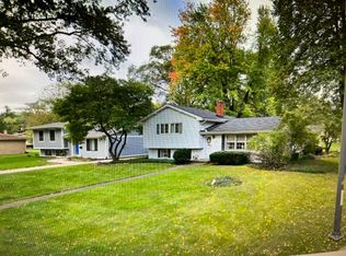 815 Lilac Ln, Naperville, IL