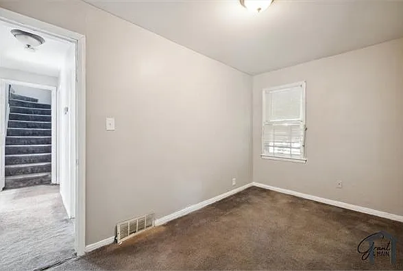19401 Grandview St — Photo 10