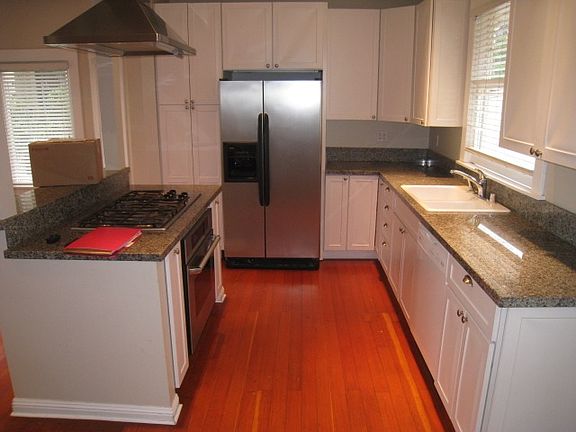 5th image of 8451 Lemon Ave