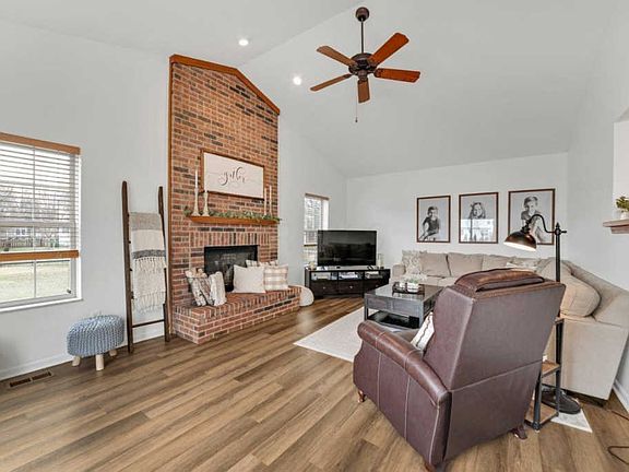 2nd image of 7639 Park Bend Ct