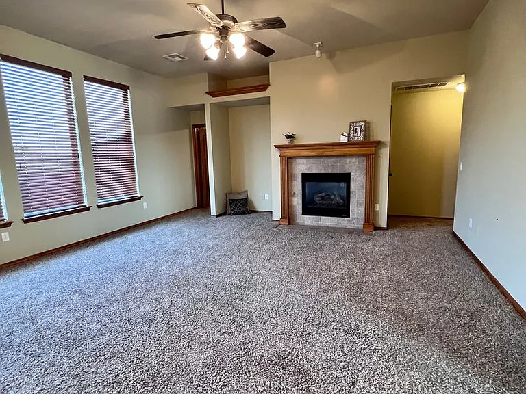 617 Applewood St — Photo 15